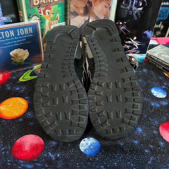 New Balance 574 Women’s Black White Gray Low Casual Athletic Sneakers size 7 US - Picture 2 of 4